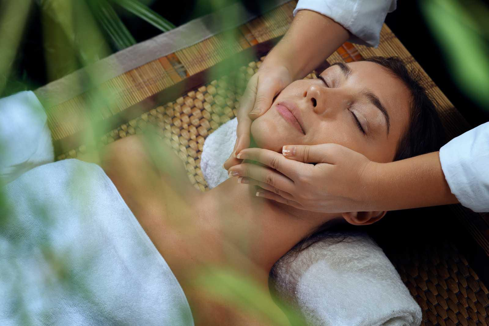 Reiki demonstration, increase your energy and clarity at Nyuh Bali Resort